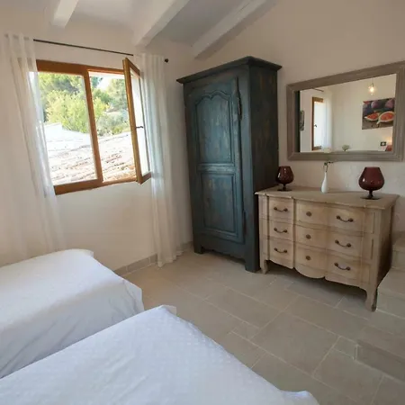 Mas Des Avelines Villa *